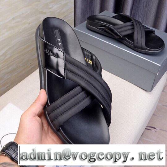 夏のコーデには欠かせない サンダル リラックス感のある着こなし プラダ PRADA 2019夏ファション新品 