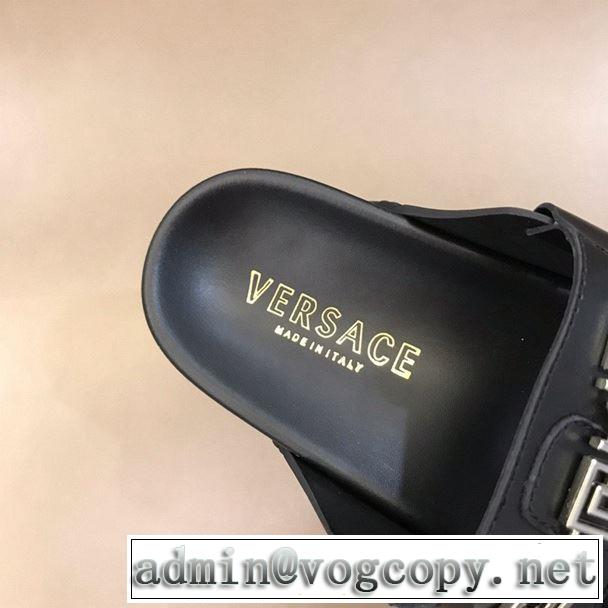  クールな印象を引き立て   ヴェルサーチVERSACE 2019年の夏のマスト 2色可選 サンダル グッと大人っぽい印象に