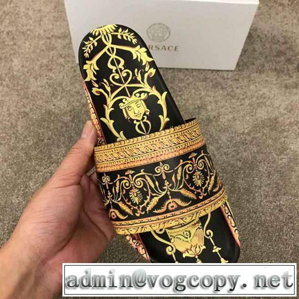 ヴェルサーチVERSACE ぐっと鮮度がアップ サンダル  2019年春夏シーズンの人気 クラシカルな雰囲気  2色可選 
