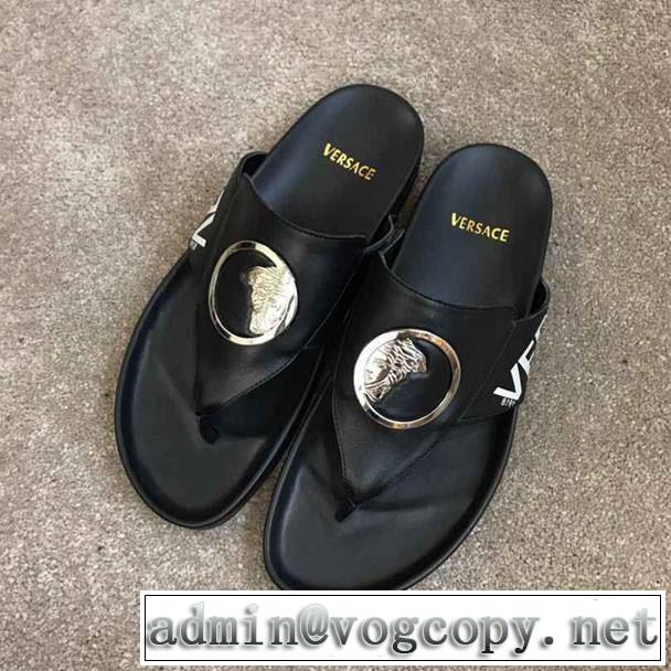 2色可選 ぜひ今年のトレンドをチェック サンダル 2019年春夏流行ファッション  ヴェルサーチVERSACE 