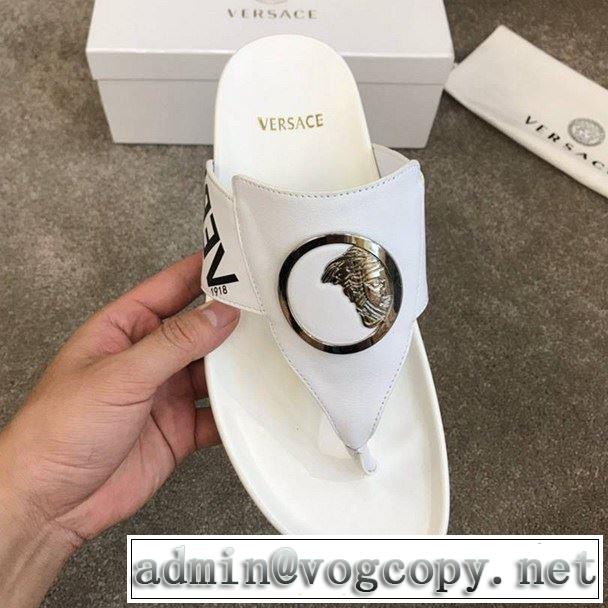  2色可選 ぜひ今年のトレンドをチェック サンダル 2019年春夏流行ファッション  ヴェルサーチVERSACE