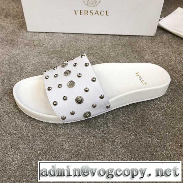  トレンド感があって涼しげ サンダル 2019年夏の一押しファッションアイテム  ヴェルサーチVERSACE 2色可選 ファッションにトレンド