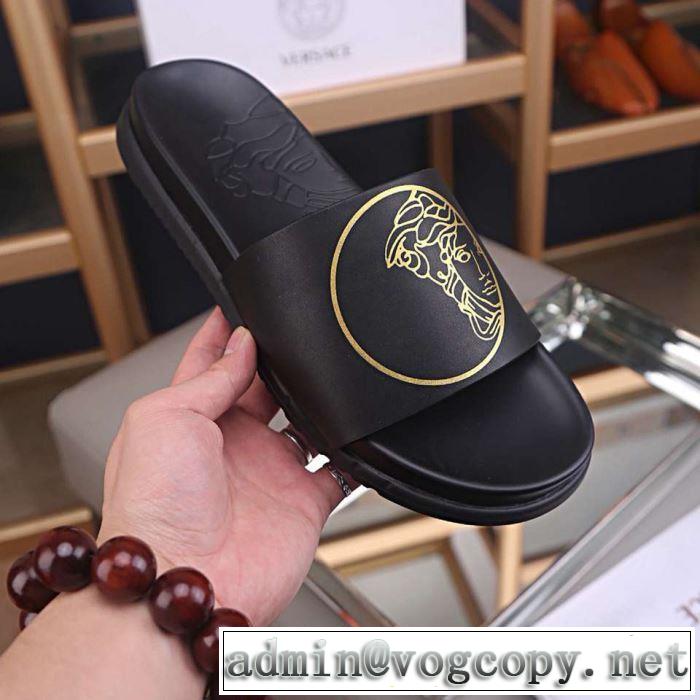 2019夏ファション新品 サンダル リラックス感のあるゆったり  ヴェルサーチVERSACE 抜け感スゴイ 