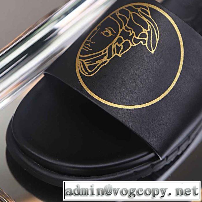  2019夏ファション新品 サンダル リラックス感のあるゆったり  ヴェルサーチVERSACE 抜け感スゴイ