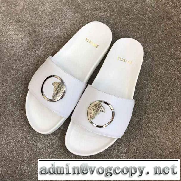 サンダル 春夏を感じさせる  ヴェルサーチ大人っぽいファション感 VERSACE 2色可選 2019春夏の大注目トレンド