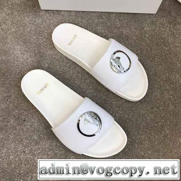 サンダル 春夏を感じさせる  ヴェルサーチ大人っぽいファション感 VERSACE 2色可選 2019春夏の大注目トレンド 