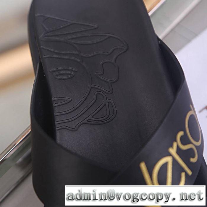  気持ちいい真夏日にぴったり サンダル 欠かせない限定アイテム  ヴェルサーチVERSACE おしゃれな夏ファッション2019