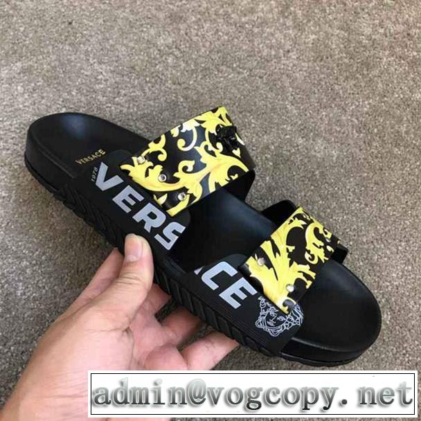 2色可選 爽やかな色合い サンダル 《2019年》今、注目のストリート  ヴェルサーチVERSACE 特に注目したい 
