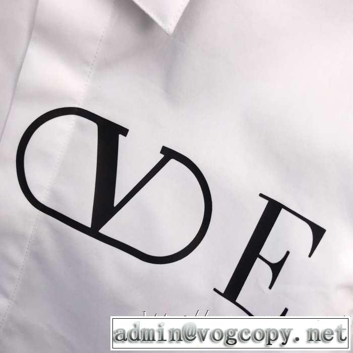 ブランドシャツ カジュアル コーデ ヴァレンティノ 服 メンズ 長袖シャツ Valentino コピー 安いV-LOGO軽い着心地新作 おすすめ