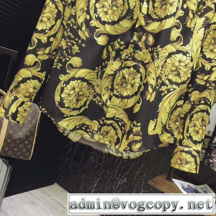 2019春夏も引き続き人気セール ヴェルサーチVERSACE 長袖 /ロンT/ロングT/ロングTシャツ 甘過ぎず大人な印象に
