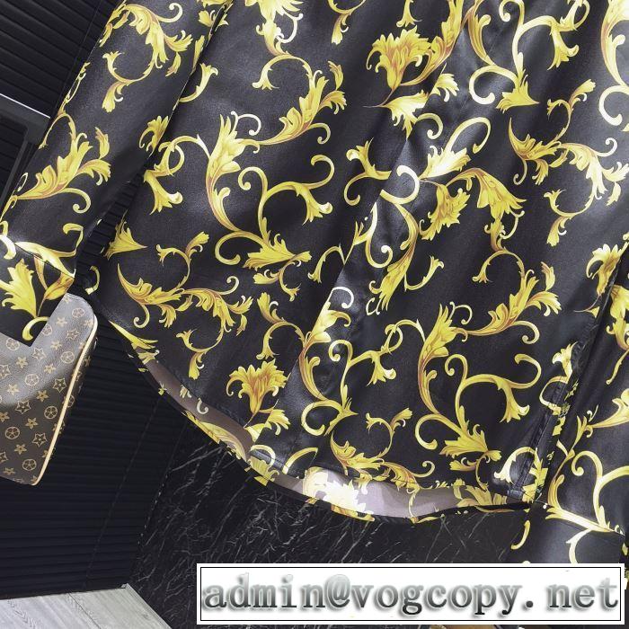 ヴェルサーチVERSACE 2019年春夏のトレンドアイテム 長袖 /ロンT/ロングT/ロングTシャツ 夏のフレッシュな気分に