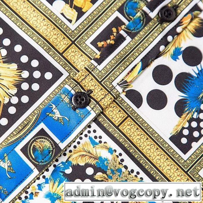 大人っぽく着こなし シャツ ヴェルサーチ 2019SSのトレンド商品VERSACE  春夏らしい爽やかさ