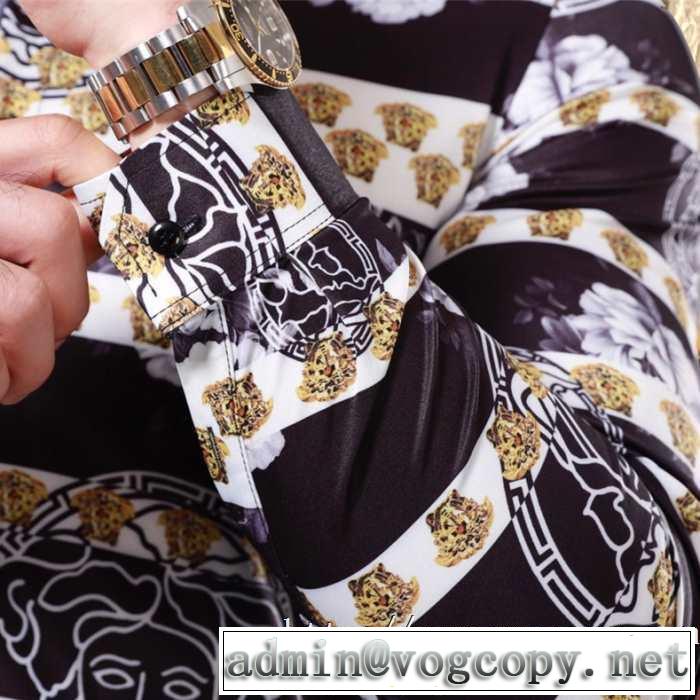 気になる2019年秋のファッション 大人かわいい秋冬コーデを楽しみ ヴェルサーチ VERSACE シャツ