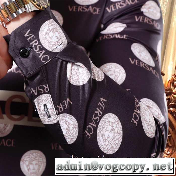 シャツ ヴェルサーチ VERSACE 秋冬にお世話になる定番 【最新】2019年秋冬のトレンド速報