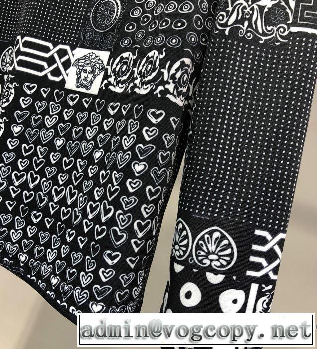 2019年の春夏に着たい 注目度が高まり最新コレクション ヴェルサーチ VERSACE 長袖Tシャツ