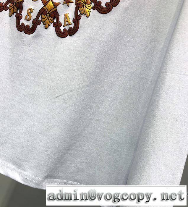 【2019年】夏のファッション 春夏のトレンドアイテム ヴェルサーチ VERSACE 長袖Tシャツ 2色可選