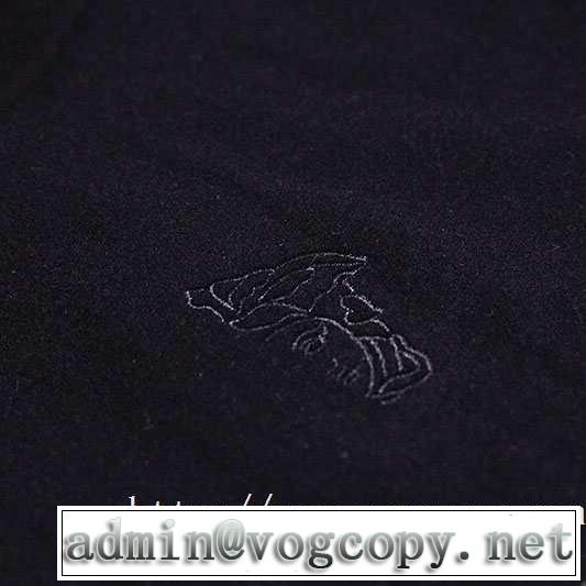 ヴェルサーチ VERSACE 長袖Tシャツ 2色可選 2019-20秋冬トレンドファッション おしゃれさんはいち早く取り