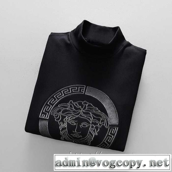 注目の秋ファッション一番 最新秋冬トレンドをチェック！2019-20秋冬 ヴェルサーチ VERSACE 長袖Tシャツ
