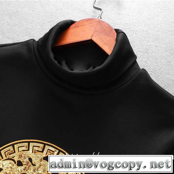 【最新】2019年秋冬のトレンド速報 ヴェルサーチ VERSACE 長袖Tシャツ 寒い季節トレンド上品