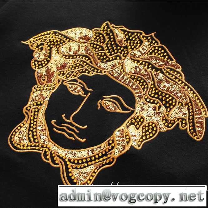 気になる2019年秋のファッション ヴェルサーチ VERSACE 長袖Tシャツ 秋冬から人気継続中