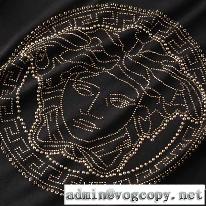 先取り 2019/2020秋冬ファッション 秋こそ楽しめるアイテム ヴェルサーチ VERSACE 長袖Tシャツ 2色可選