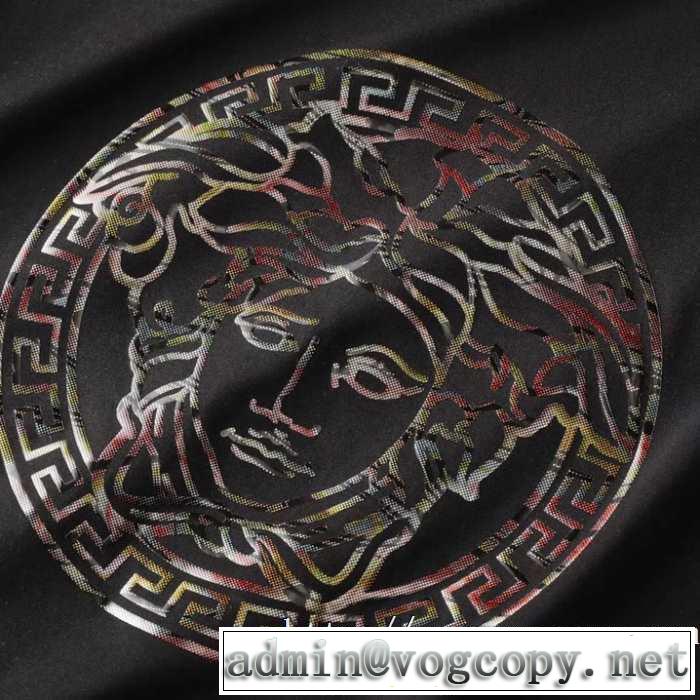 2019秋冬トレンドアイテム 人気ファッション雑誌でも掲載 ヴェルサーチ VERSACE 長袖Tシャツ 2色可選