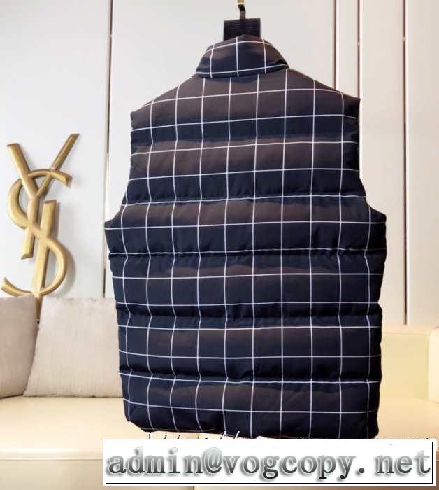 バーバリー 2019秋のファッショントレンドはこれ BURBERRY 大人かわいい秋冬コーデを楽しみ ダウンジャケット メンズ  おしゃれ度アップ秋冬コレクション