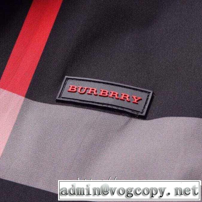 バーバリー お洒落で秋冬注目トレンド BURBERRY 今季トレンドをうまく取り ダウンジャケット メンズ 【2019秋冬】の注目トレンド
