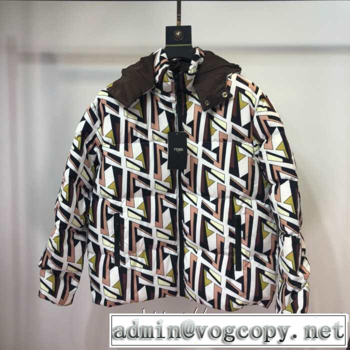 2色可選 FENDI 今季トレンドをうまく取り ダウンジャケット お洒落で秋冬注目トレンド メンズ  フェンディ 【2019秋冬】の注目トレンド