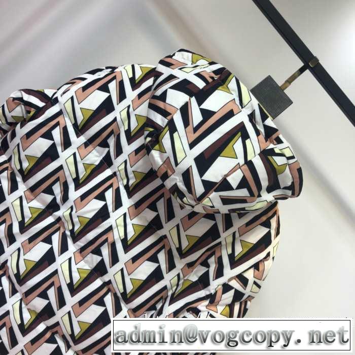 2色可選 FENDI 今季トレンドをうまく取り ダウンジャケット お洒落で秋冬注目トレンド メンズ  フェンディ 【2019秋冬】の注目トレンド