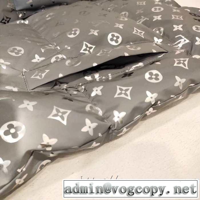 秋ファションのトレンド ルイ ヴィトン LOUIS VUITTON 一番おしゃれ秋冬トレンド メンズ ダウンジャケット 2019秋に注目したい