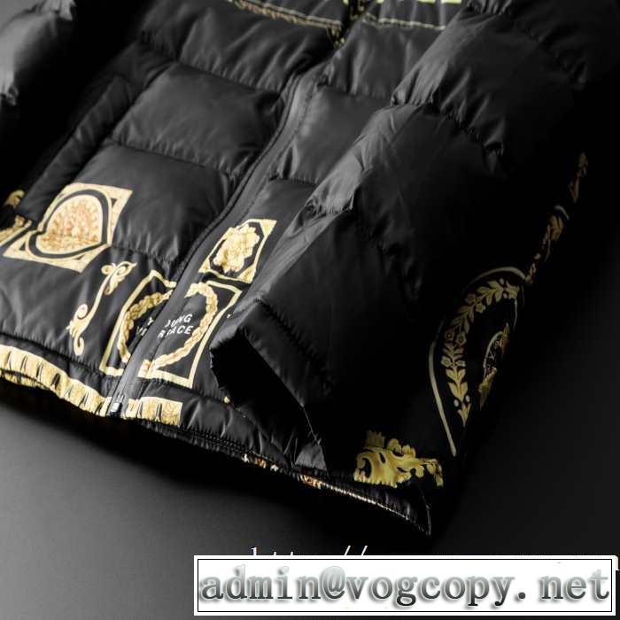 ヴェルサーチ 今年の流行りファション VERSACE 最新秋冬トレンドをチェック！2019-20秋冬 メンズ ダウンジャケット 絶対おさえるべきカラーと最新