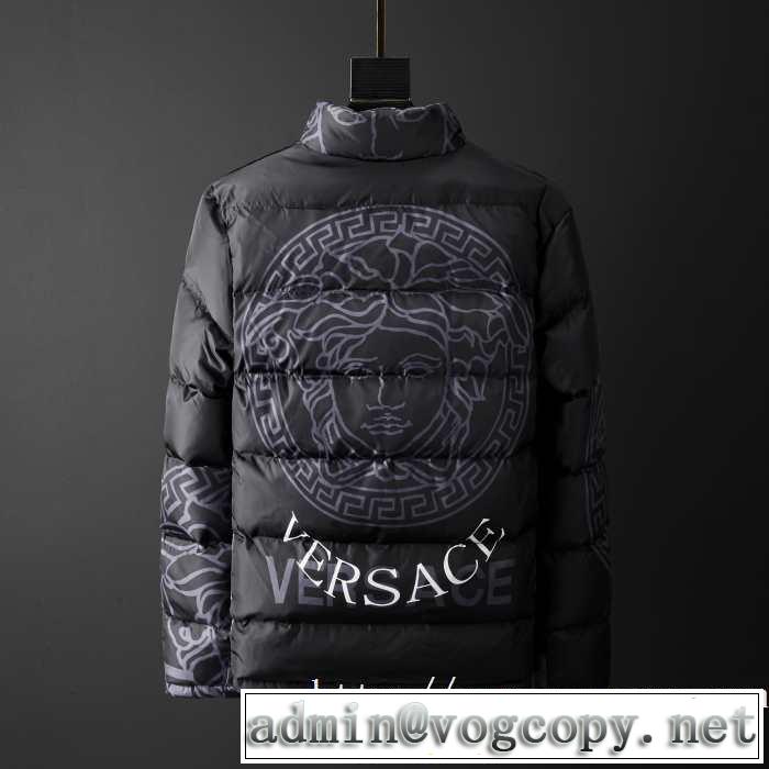 メンズ ダウンジャケット とにかく完璧ブランド新作 ヴェルサー秋服コーデ2019年版 チVERSACE  大胆なチェックの人気トレンド