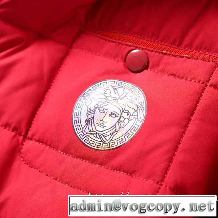 シンプルに着こなしたい ヴェルサーチ 2色可選 最速2019秋冬トレンドブランドVERSACE メンズ ダウンジャケット 今年らしい新しい人気色