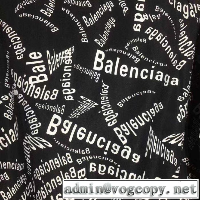 今年の流行りファション ハーフコート バレンシアガ BALENCIAGA やっぱり優しい色 【2019秋冬トレンド】押さえておきたい