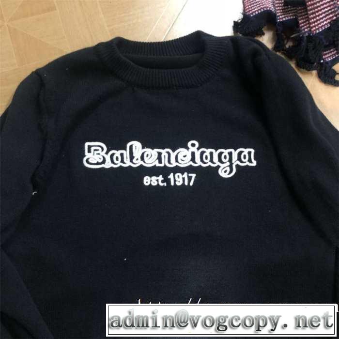 プルオーバーパーカー 最重要！2019秋冬トレンド 人気ブランドの秋冬新色 バレンシアガ BALENCIAGA