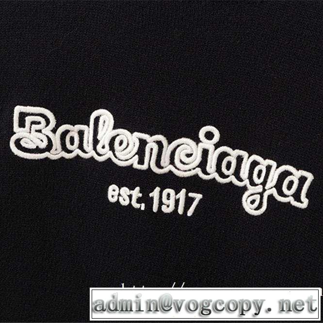 プルオーバーパーカー 最重要！2019秋冬トレンド 人気ブランドの秋冬新色 バレンシアガ BALENCIAGA