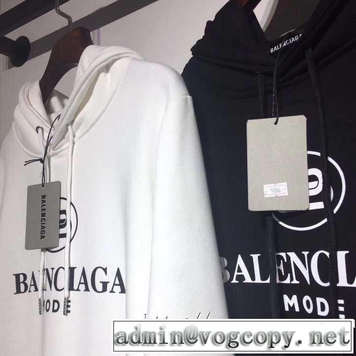 人気ファッション雑誌でも掲載 2019秋冬トレンドアイテム バレンシアガ BALENCIAGA パーカー 2色可選