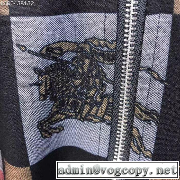 バーバリー2019年春夏の流行アイテム BURBERRY ブルゾン主役になる個性的なアイテム
