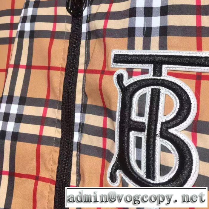 カジュアルコーデオシャレ バーバリー BURBERRY  秋冬に大注目のカラー ハーフコート 2019秋冬最重要アイテム もちろん相性抜群