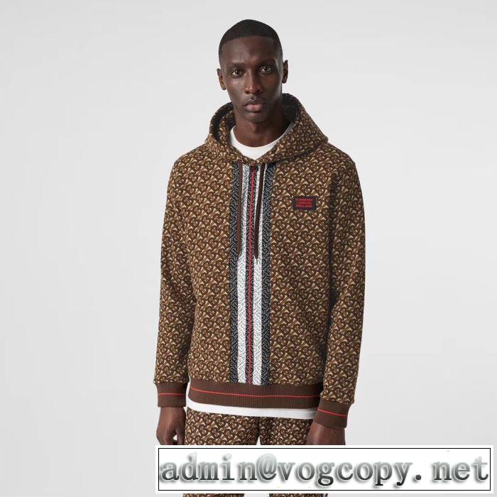 大人かわいい秋冬コーデを楽しみ パーカー バーバリー 秋ファションのトレンド BURBERRY 2019秋のファッショントレンドはこれ