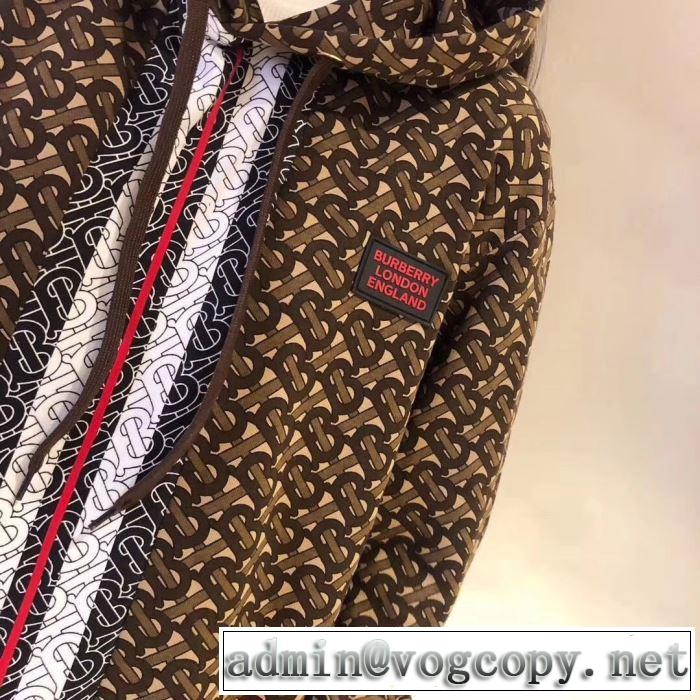 大人かわいい秋冬コーデを楽しみ パーカー バーバリー 秋ファションのトレンド BURBERRY 2019秋のファッショントレンドはこれ