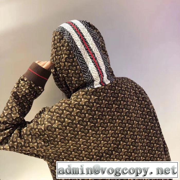 大人かわいい秋冬コーデを楽しみ パーカー バーバリー 秋ファションのトレンド BURBERRY 2019秋のファッショントレンドはこれ