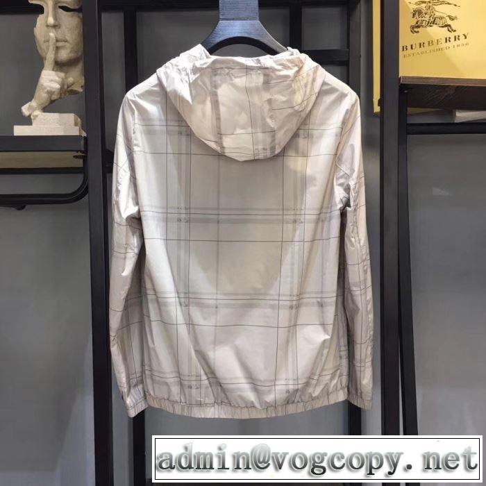 一番おしゃれ秋冬トレンド ハーフコート おしゃれさんはいち早く取り 2019秋、イチオシ上品 バーバリー BURBERRY