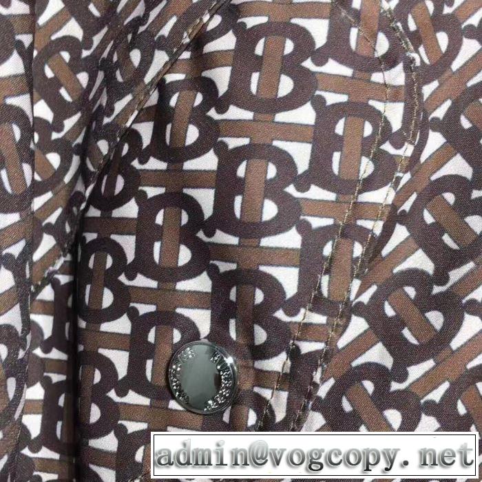バーバリー BURBERRY  ハーフコート トレンド入り確実最新コレクション 【最新】2019年秋冬のトレンド速報