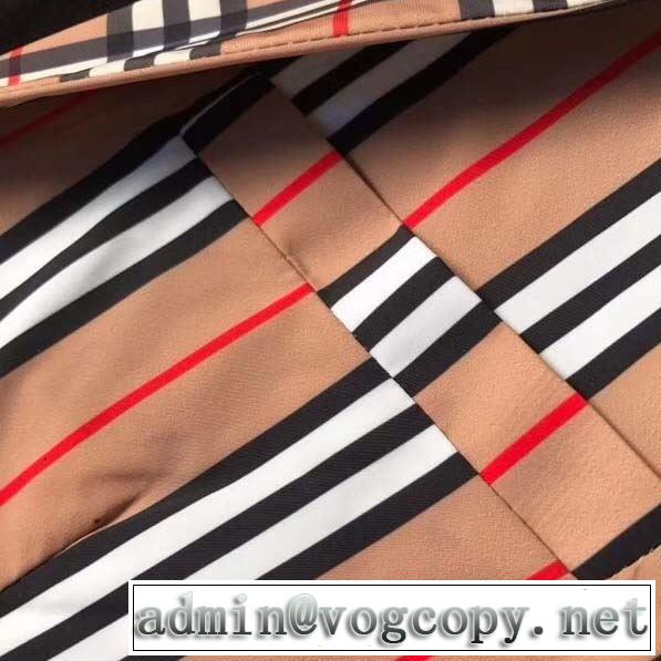 おススメの秋冬アイテムをCHECK ハーフコート 2019トレンドファッション新品 今季トレンドをうまく取り バーバリー BURBERRY