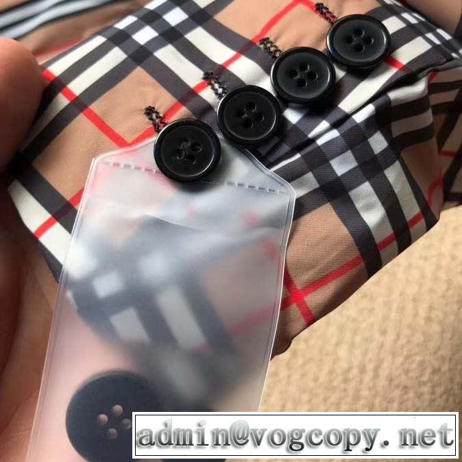 おススメの秋冬アイテムをCHECK ハーフコート 2019トレンドファッション新品 今季トレンドをうまく取り バーバリー BURBERRY