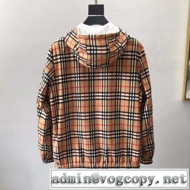 2019-20秋冬トレンドファッション ハーフコート バーバリー秋冬流行りファション BURBERRY 最新秋冬トレンドをチェック