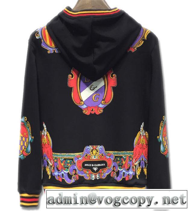 秋冬ファッションコーディネートパーカー  2019-2020秋冬のファッション ドルチェ＆ガッバーナ Dolce&Gabbana 人気ファッション雑誌でも掲載