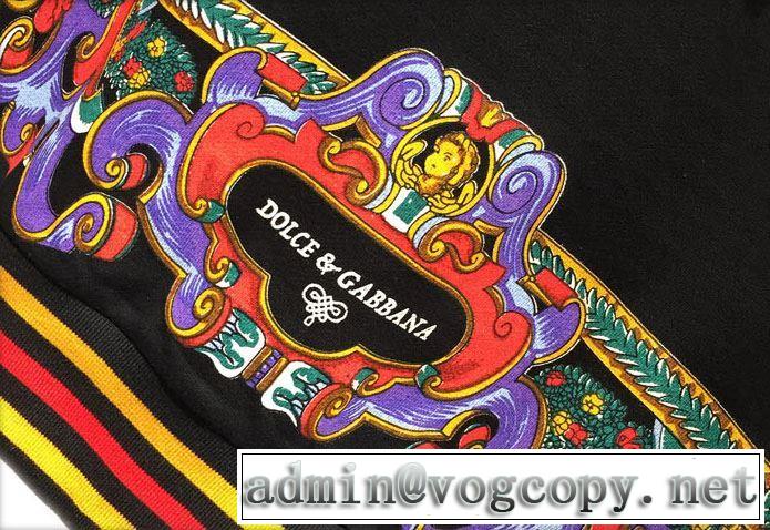 秋冬ファッションコーディネートパーカー  2019-2020秋冬のファッション ドルチェ＆ガッバーナ Dolce&Gabbana 人気ファッション雑誌でも掲載